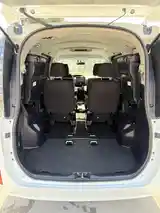 Toyota Voxy, 2014-12