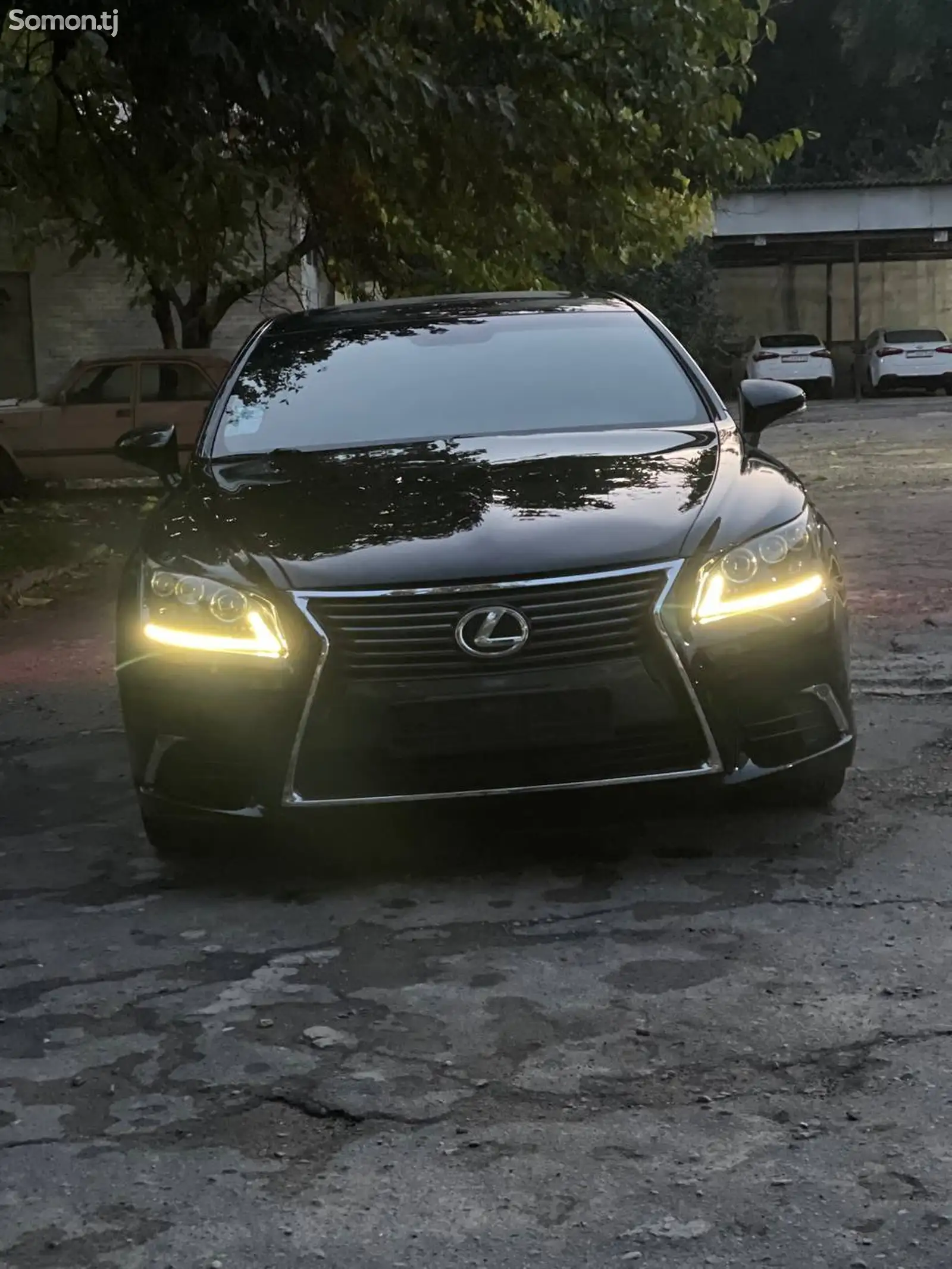 Lexus LS series, 2013-1