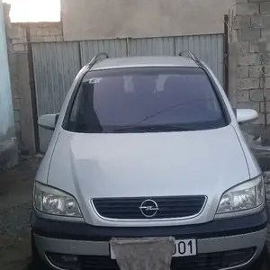 Opel Zafira, 2001