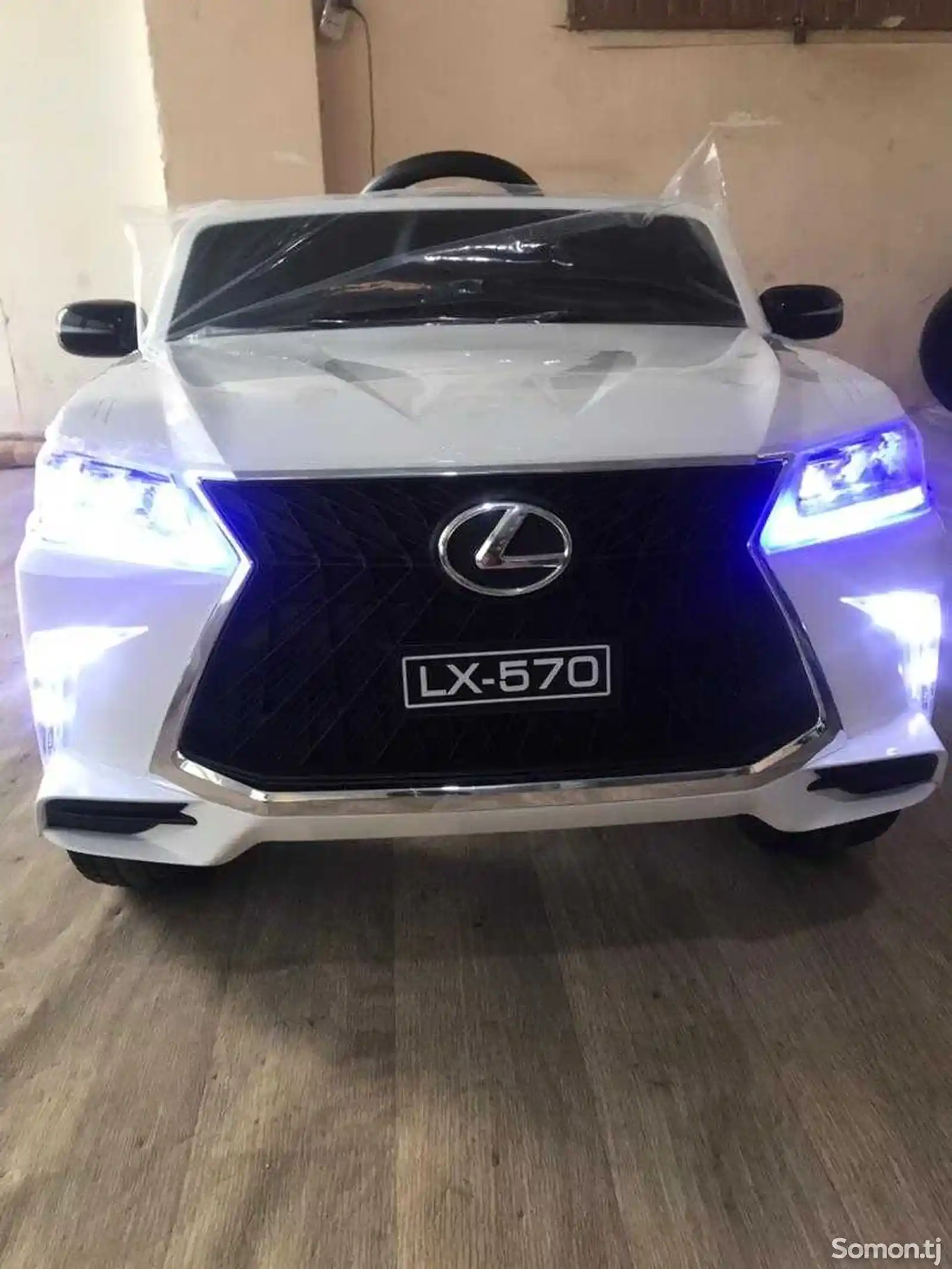 Детская машинка Lexus 570-2