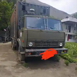 Бортовой грузовик