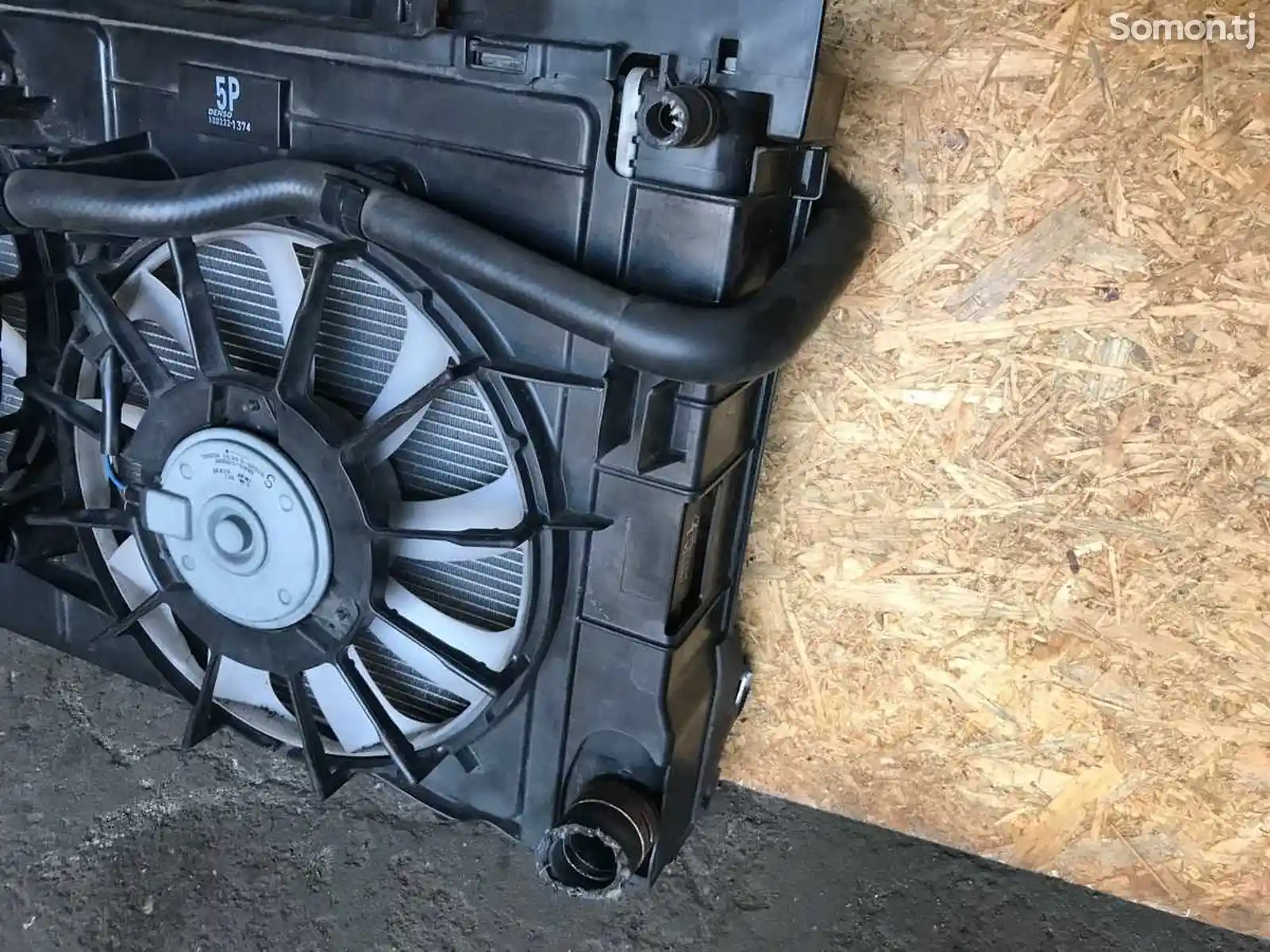 Радиатор охлаждения двигателя Toyota Prius-7