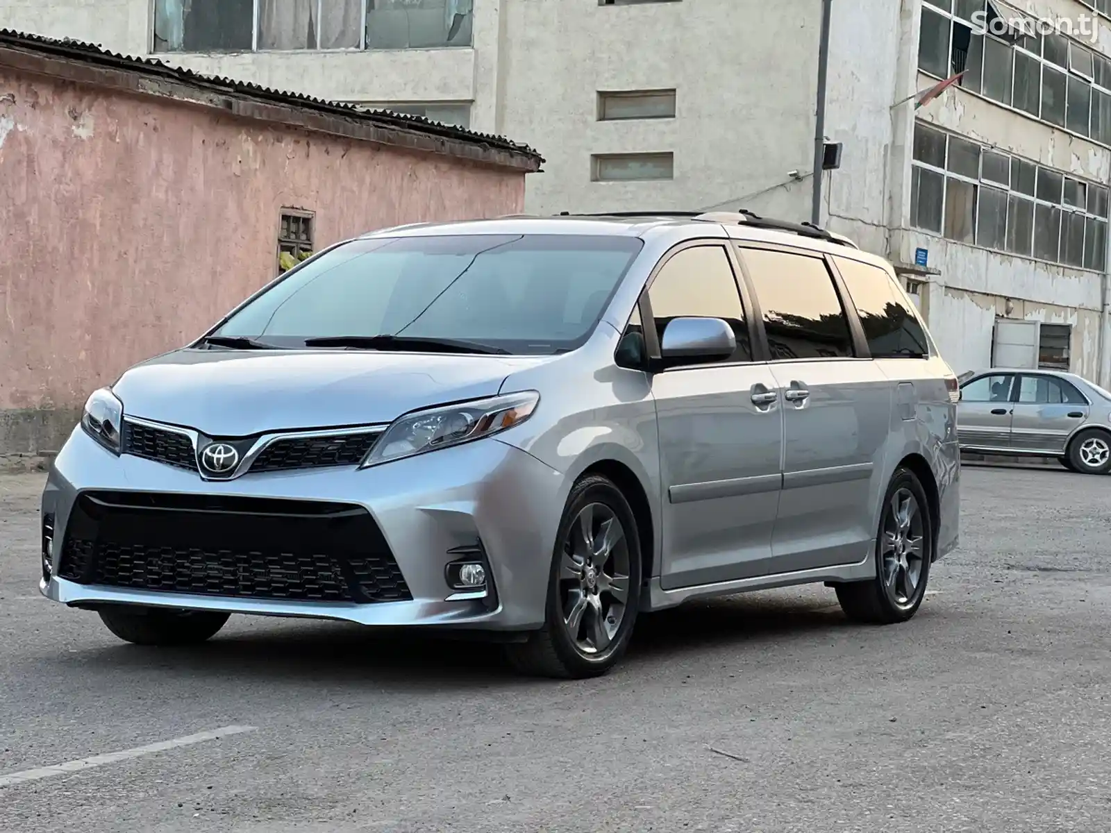 Toyota Sienna, 2016-1