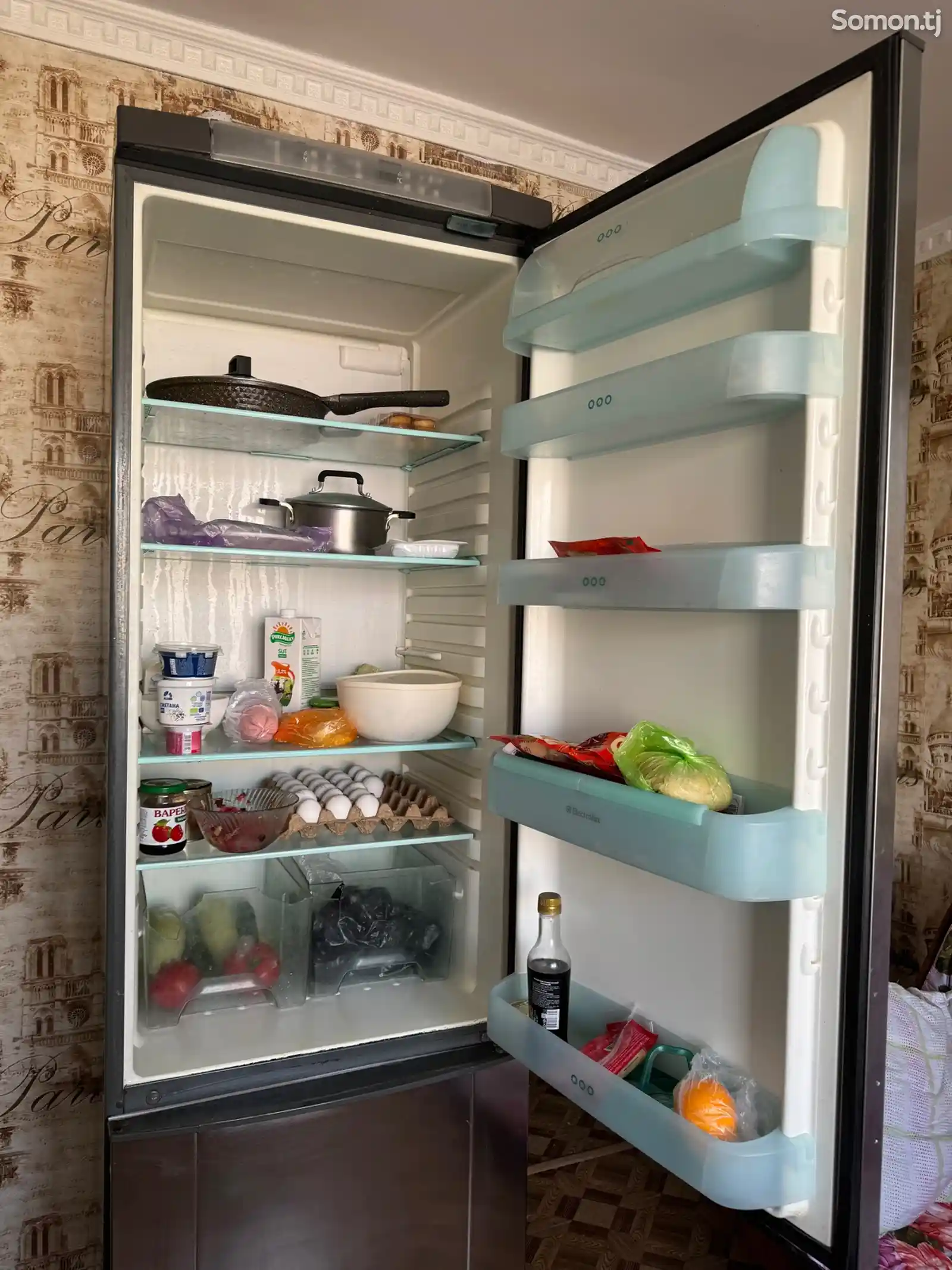 Холодильник, 2 м Electrolux-1