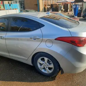 Hyundai Elantra, 2013