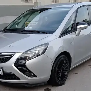 Opel Zafira, 2015