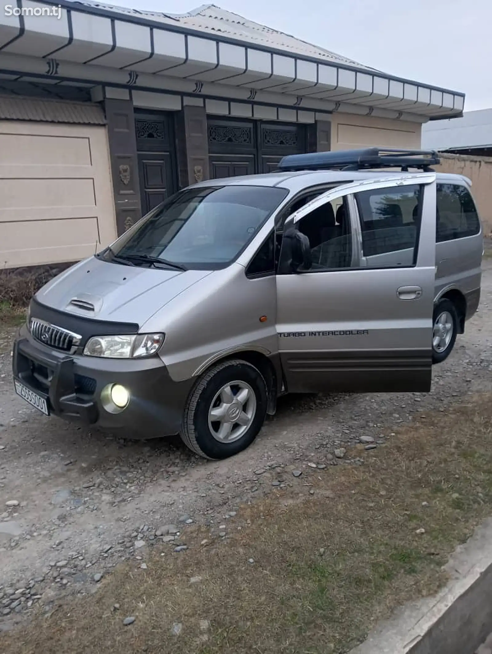 Микроавтобус Hyundai Starex, 2002-1