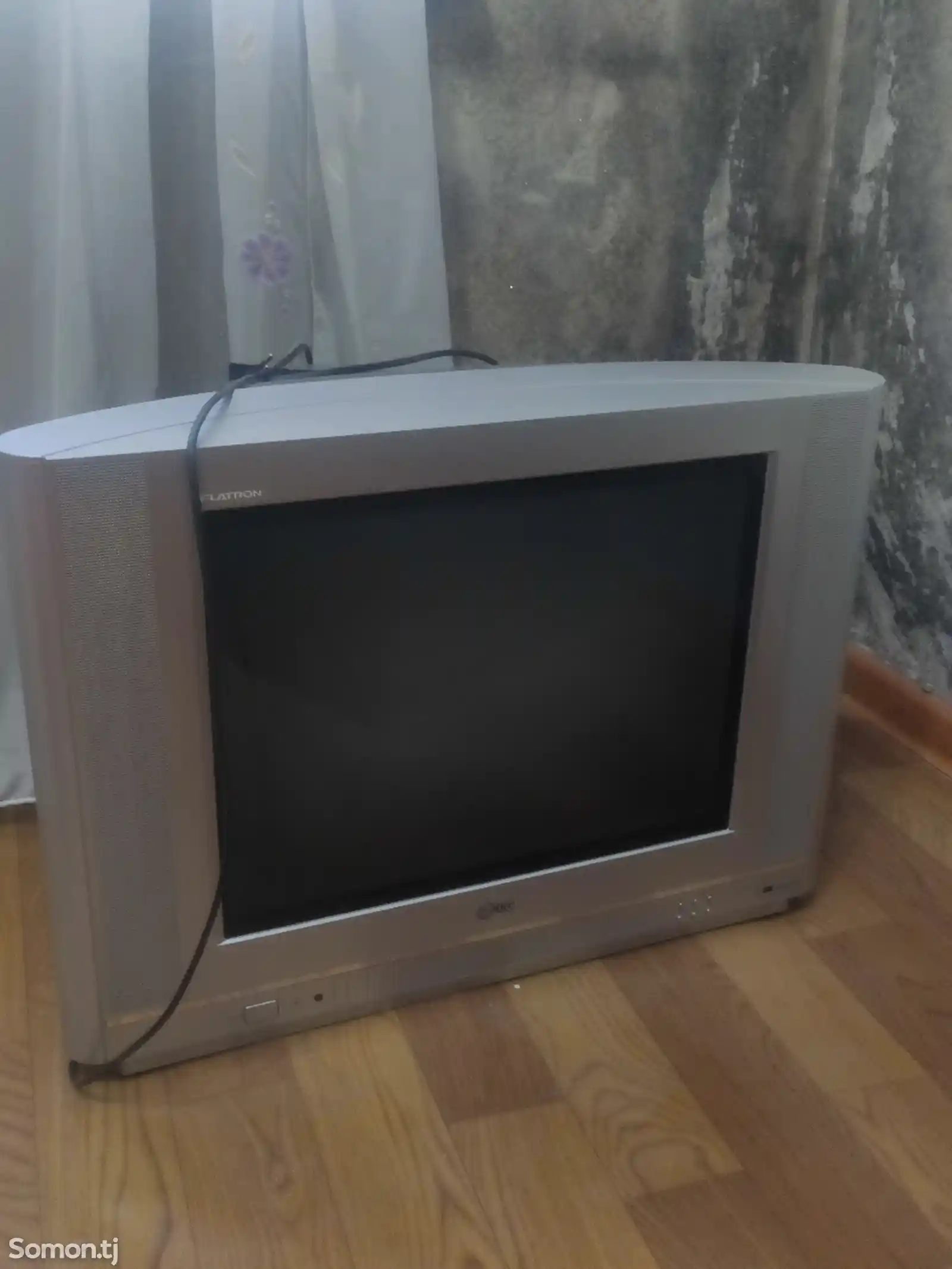 Телевизор LG-1