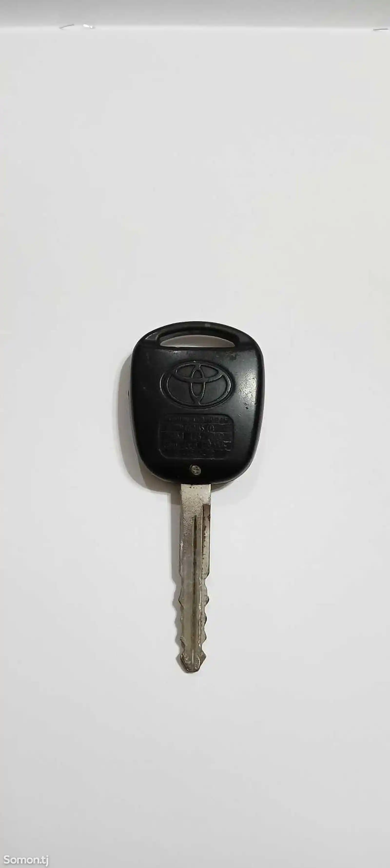 Ключ от Toyota Corolla original-1