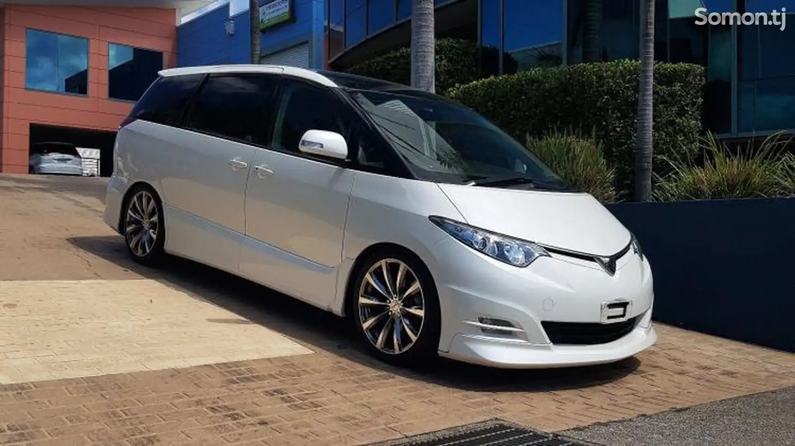 Toyota Estima, 2010