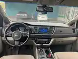 Kia Carnival, 2015-12