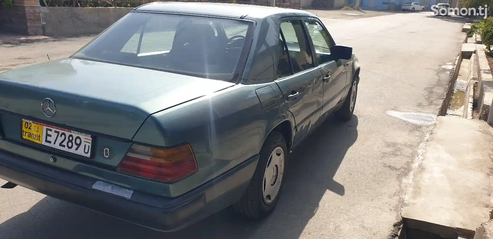 Mercedes-Benz W124, 1988-9