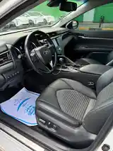 Toyota Camry, 2019-9