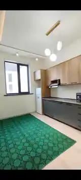 3-комн. квартира, 1 этаж, 70м², 20мкр-5