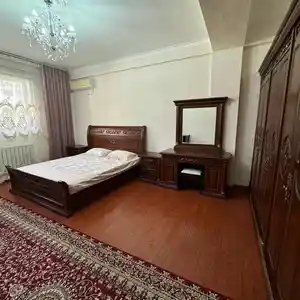 3-комн. квартира, 2 этаж, 120м², МГУ