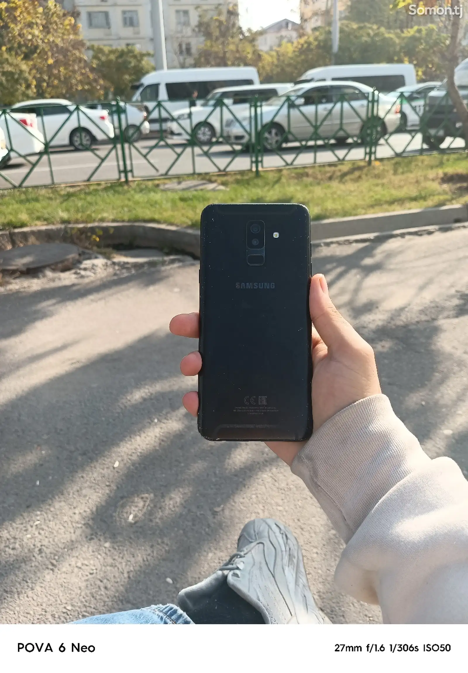 Samsung Galaxy A6+-1