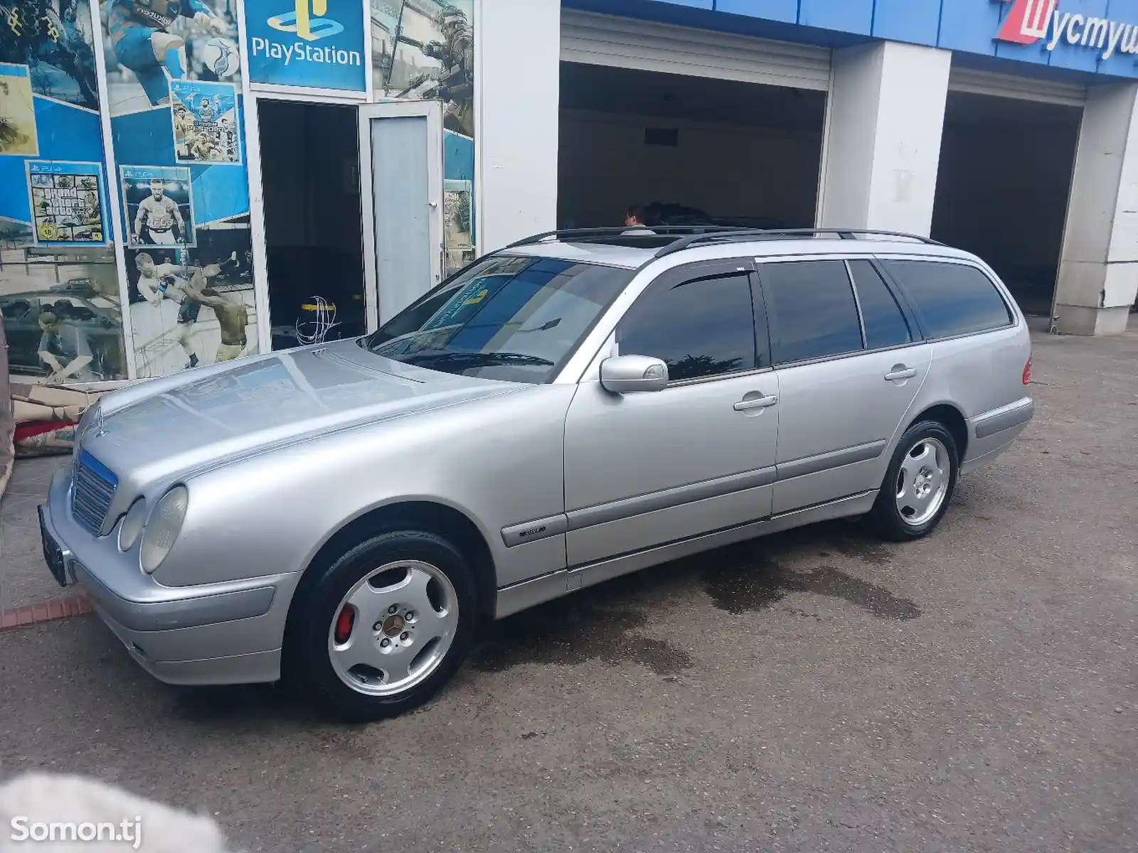 Mercedes-Benz E class, 2000-1