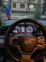 Hyundai Elantra, 2018-4