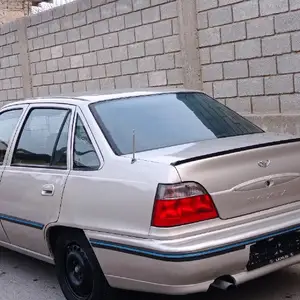 Daewoo Nexia, 1996