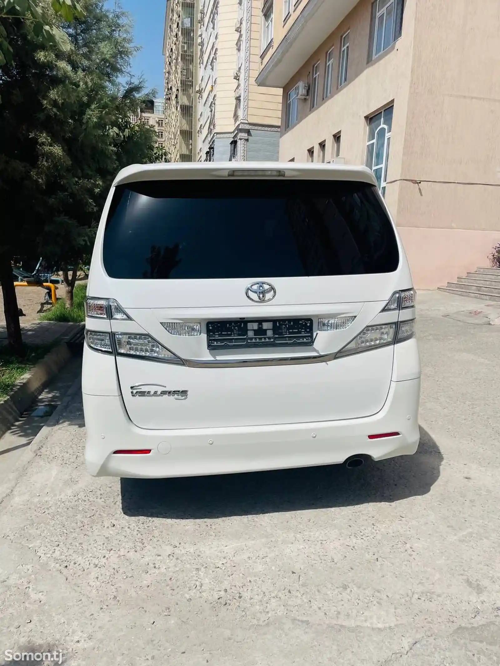 Toyota Vellfire, 2009-5