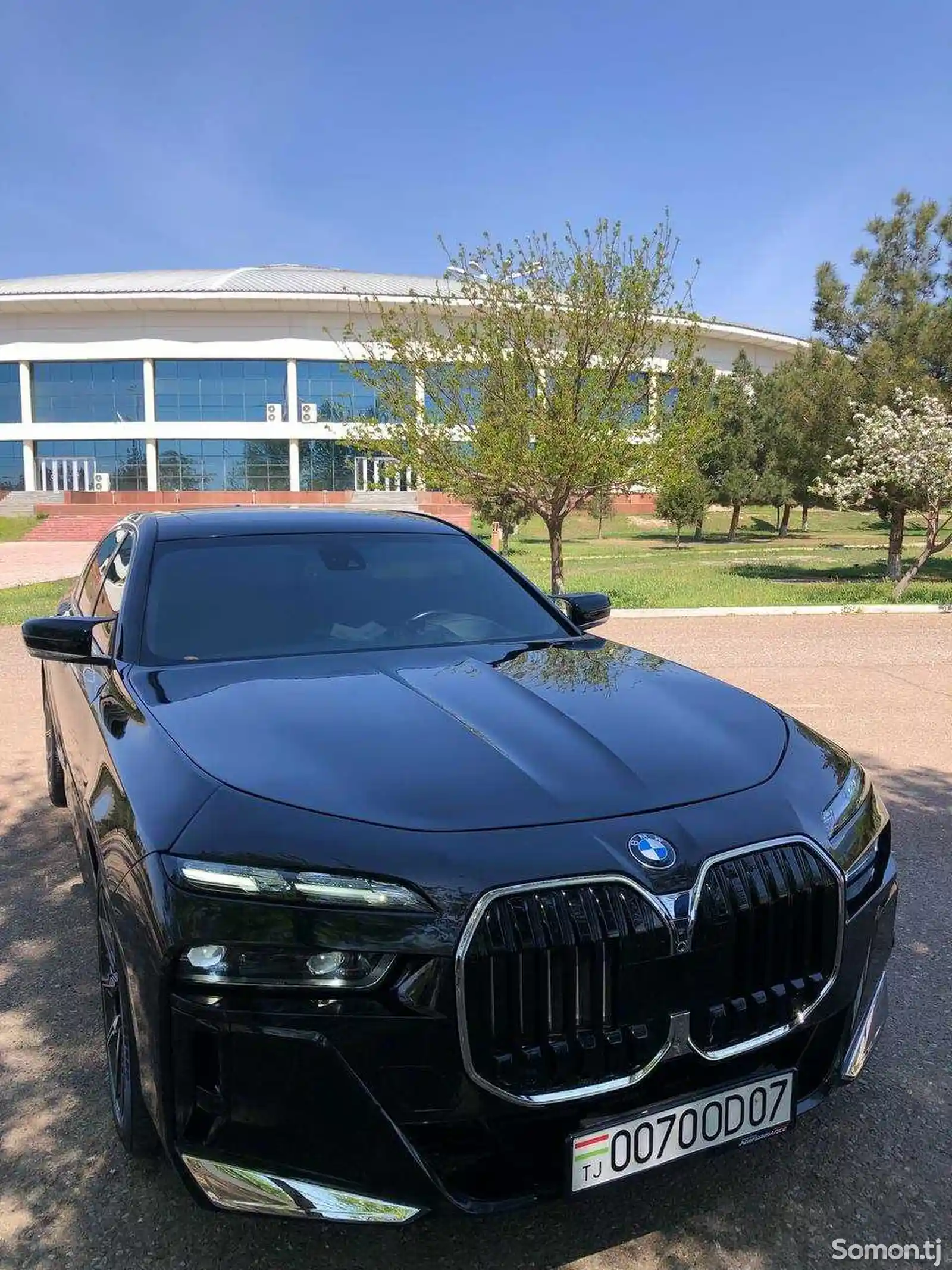 BMW G70 на свадебную церемонию в аренду-6