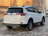 Toyota RAV 4, 2015-5