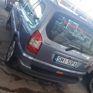 Opel Zafira, 2004