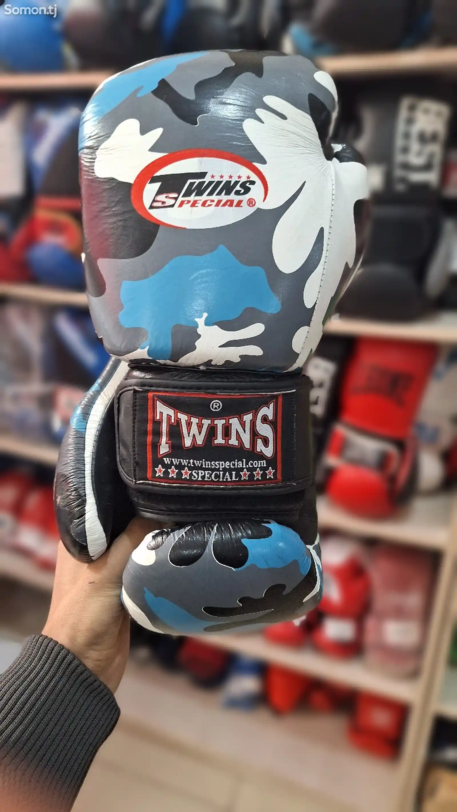 Перчатки для бокса Twins-1