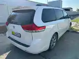 Toyota Sienna, 2011-6