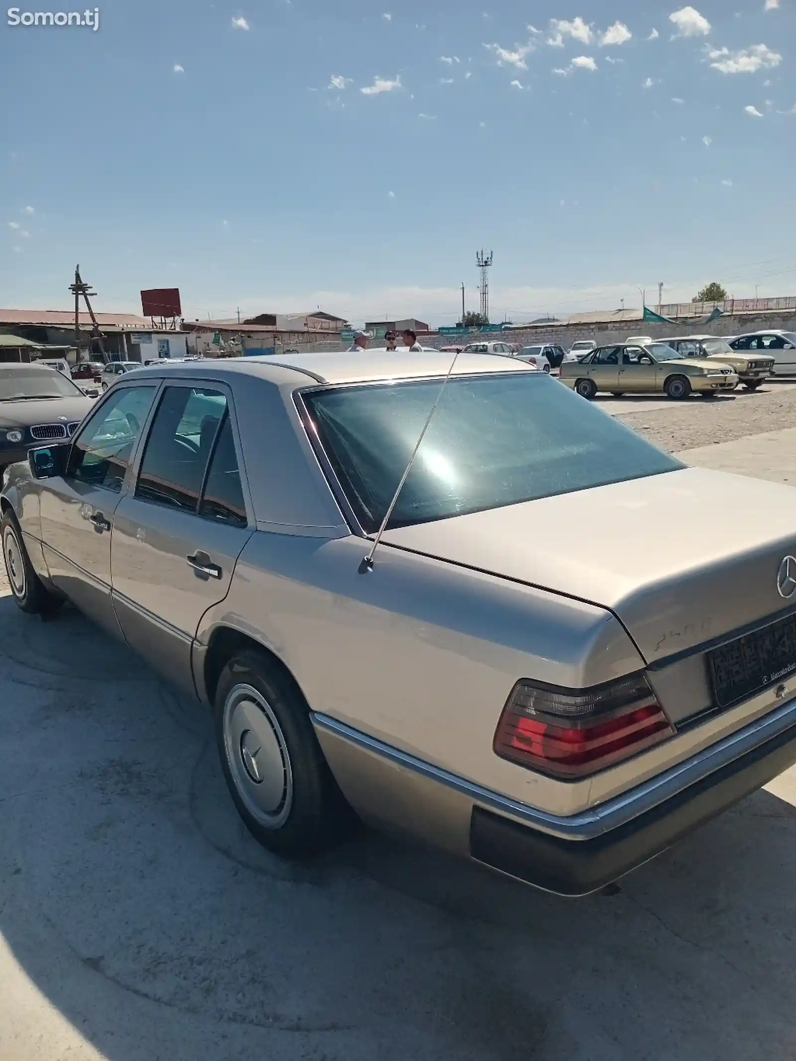 Mercedes-Benz W124, 1993-11