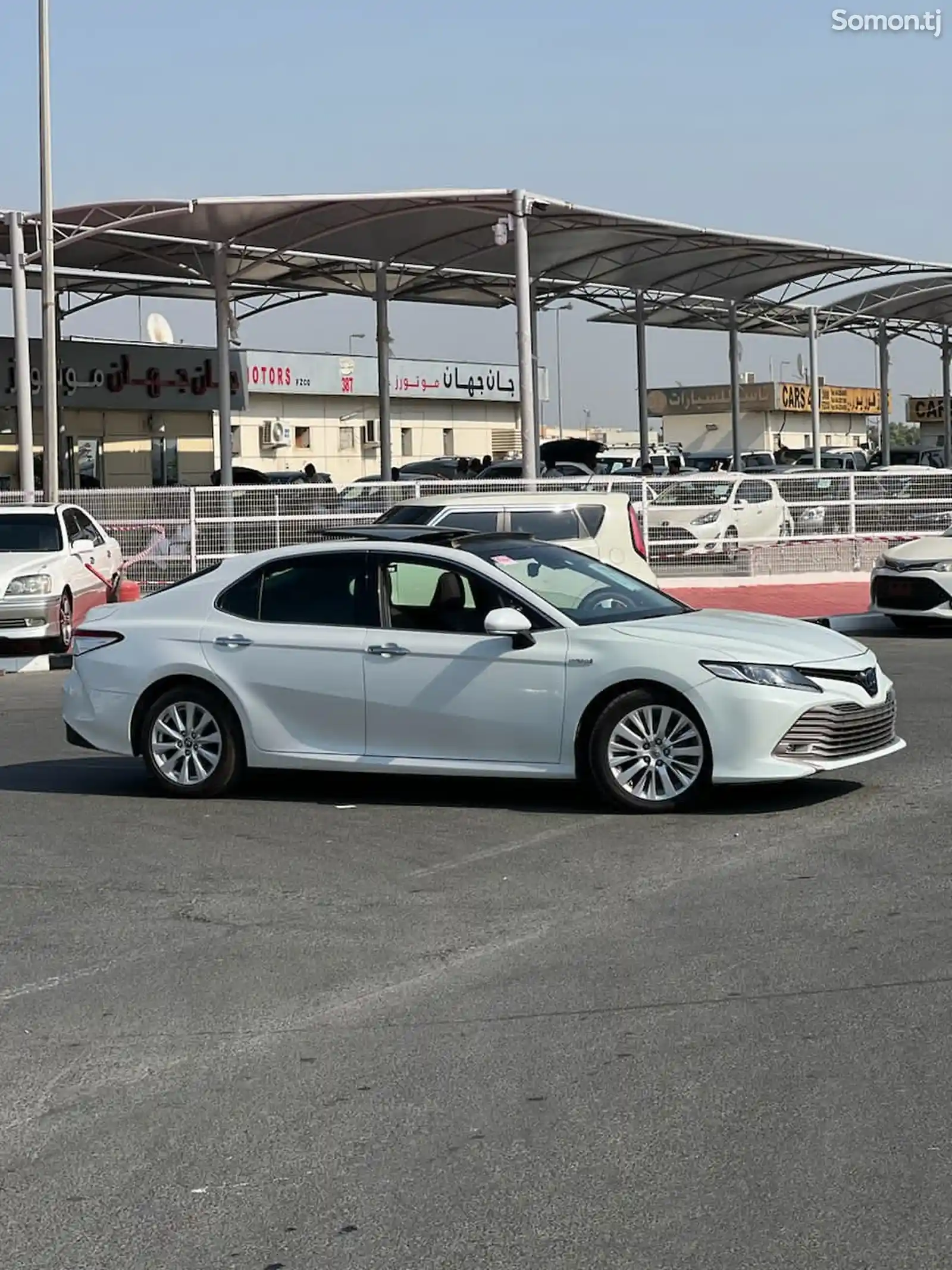 Toyota Camry, 2017-1