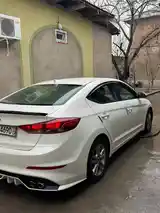 Hyundai Elantra, 2018-4