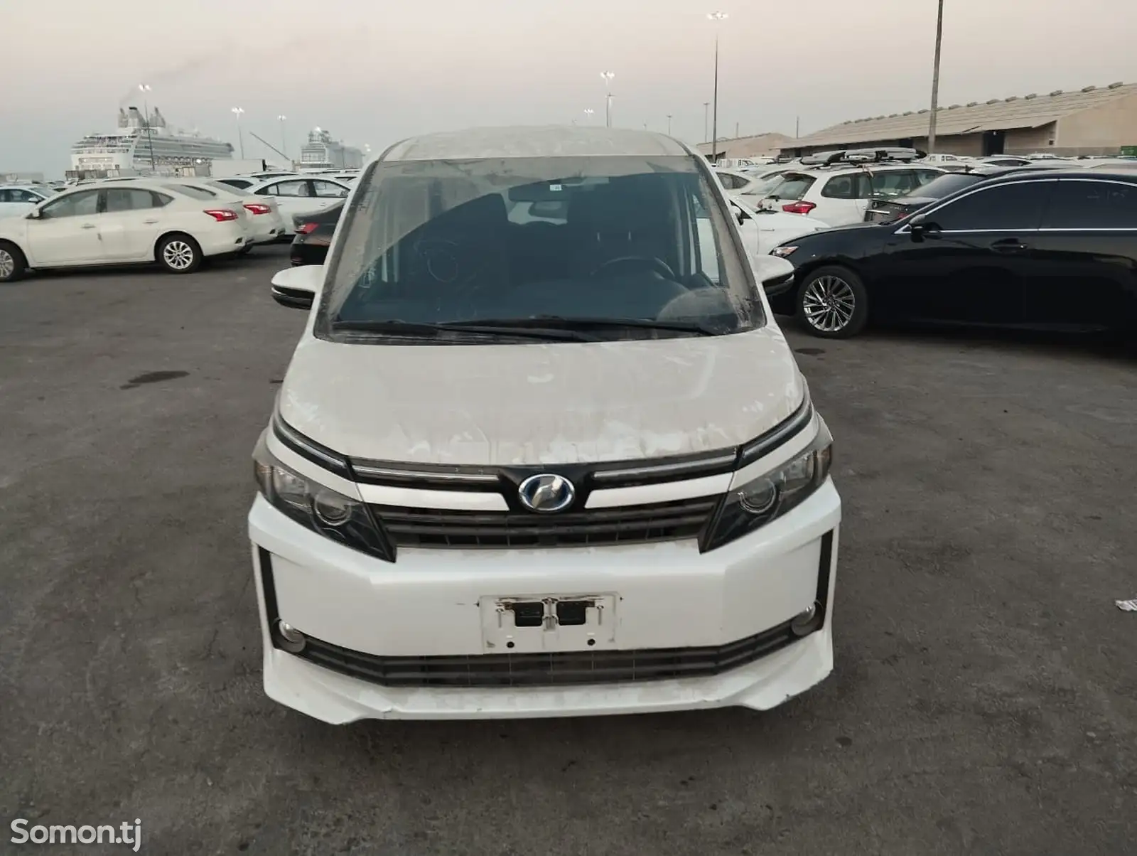 Toyota Voxy, 2014-1