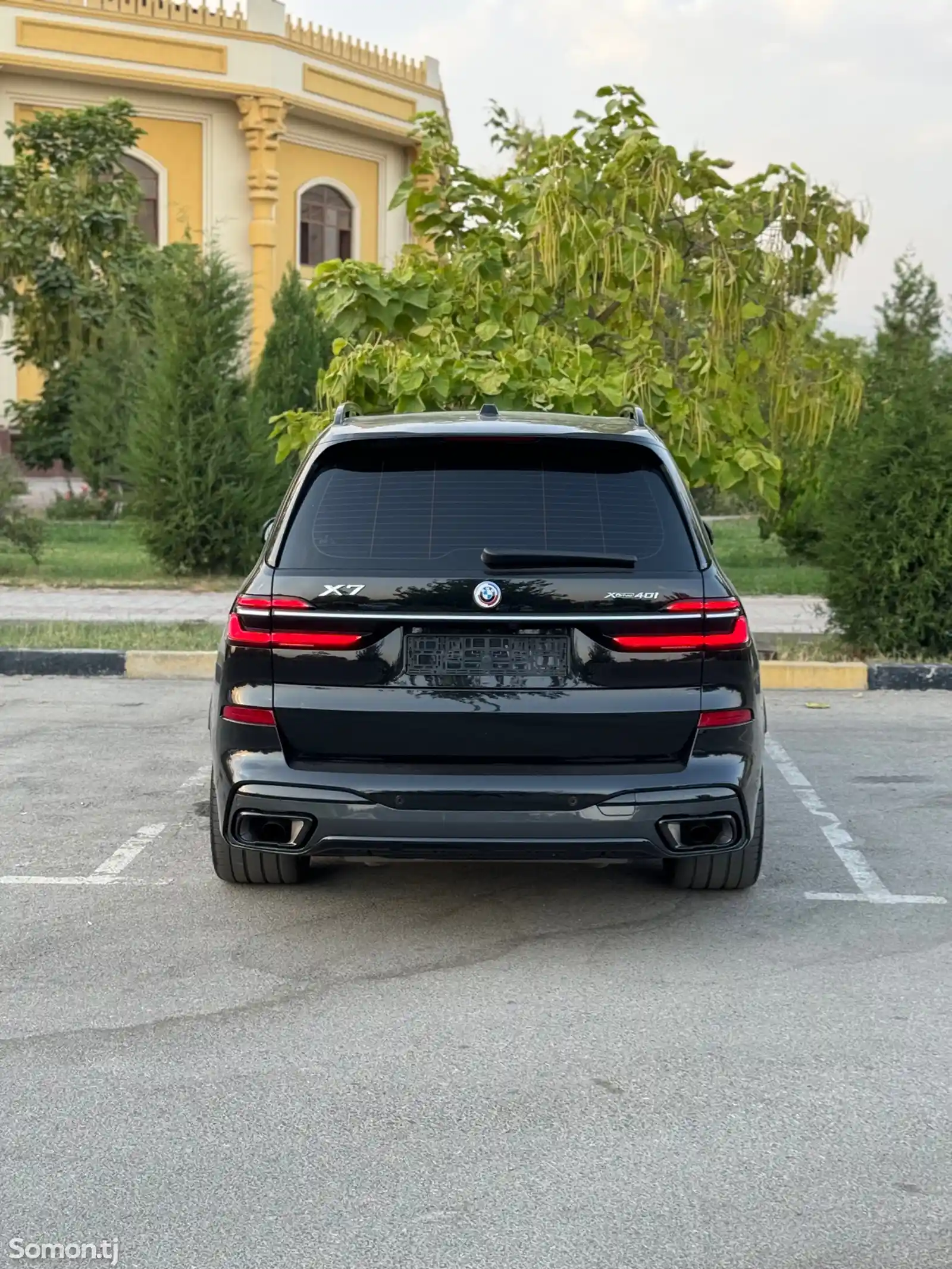 BMW X7, 2023-4