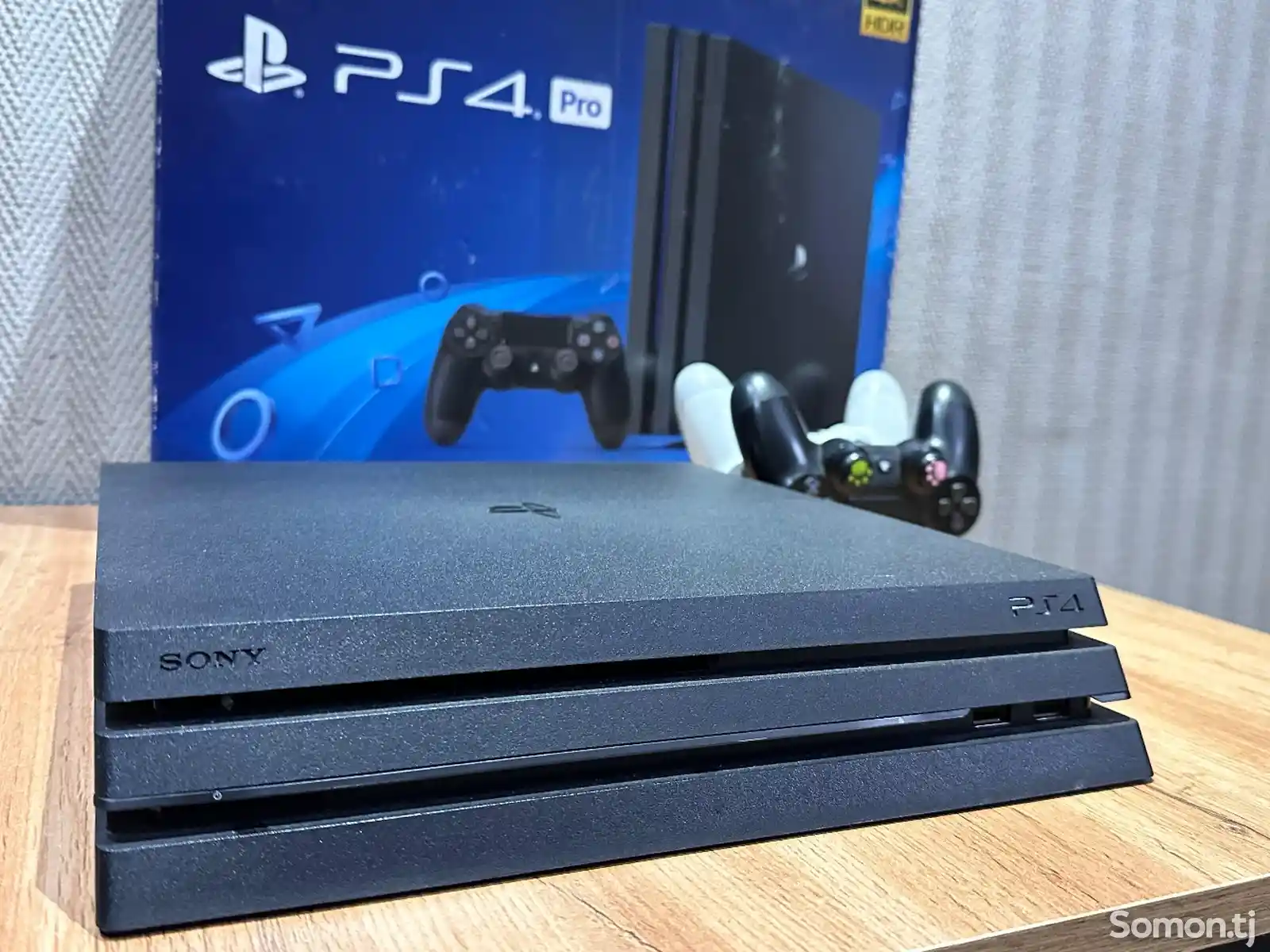 Игровая приставка Sony Playstation 4 Pro Black edition-1