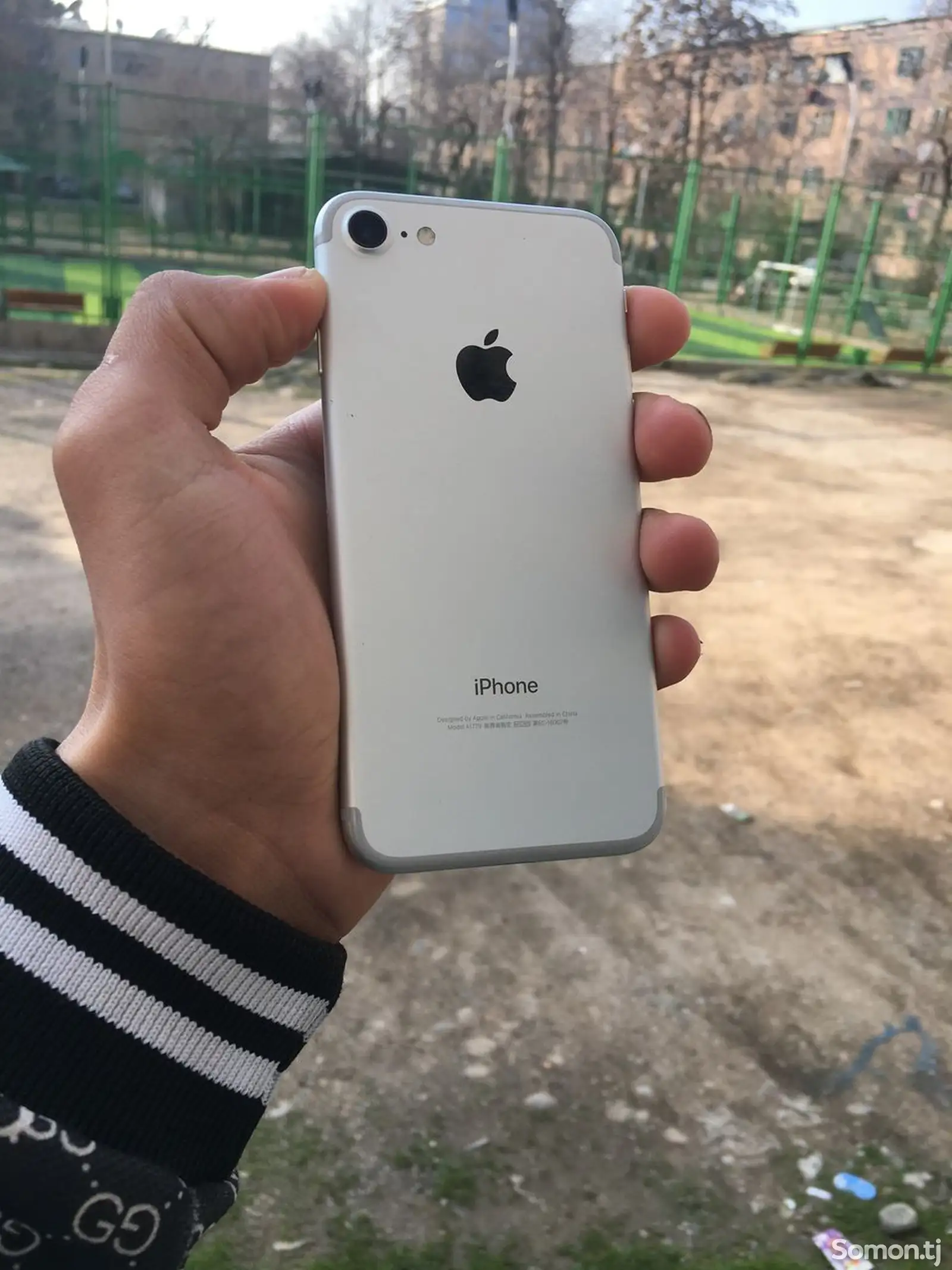 Apple iPhone 7, 32 gb-1