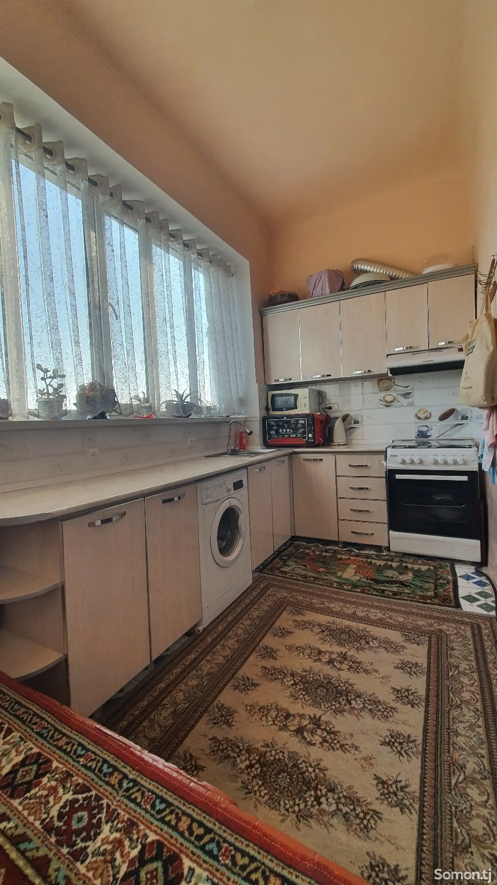 3-комн. квартира, 2 этаж, 70 м², Дружба народов-1