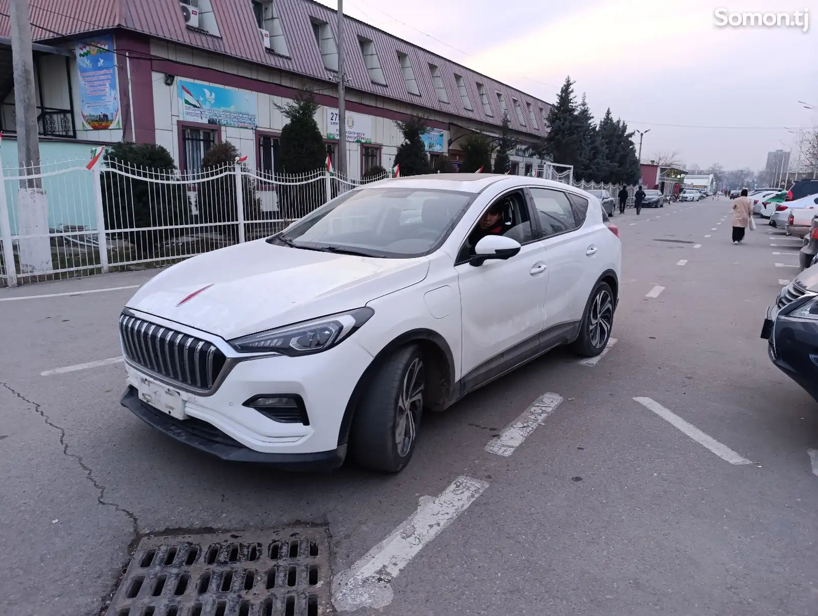 Hongqi E-HS3, 2019-1