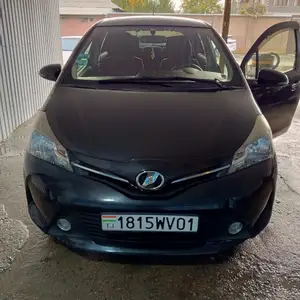 Toyota Vitz, 2015