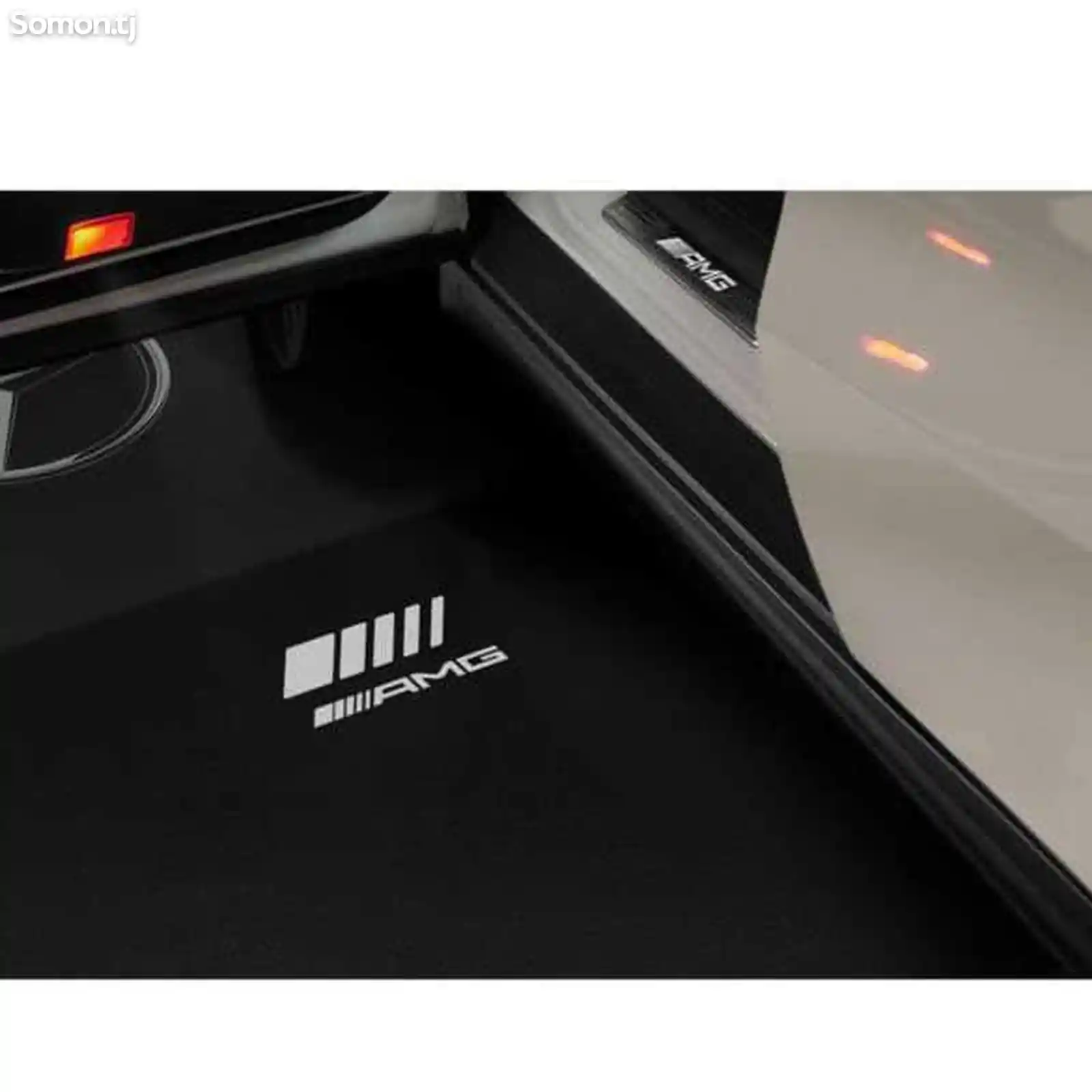 Проекция под двери AMG на Mercedes-1