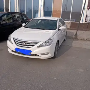 Hyundai Sonata, 2010