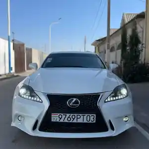 Lexus IS series, 2010