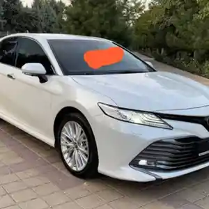 Лобовое стекло на Toyota Camry 6 XSE