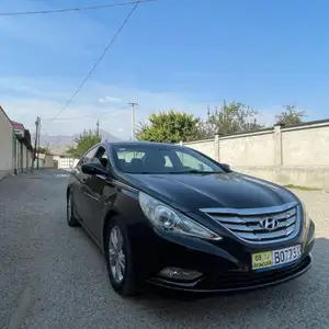 Hyundai Sonata, 2011