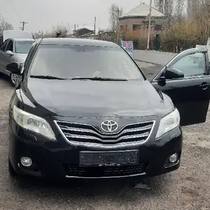 Toyota Camry, 2010