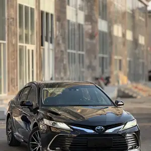 Toyota Camry, 2018