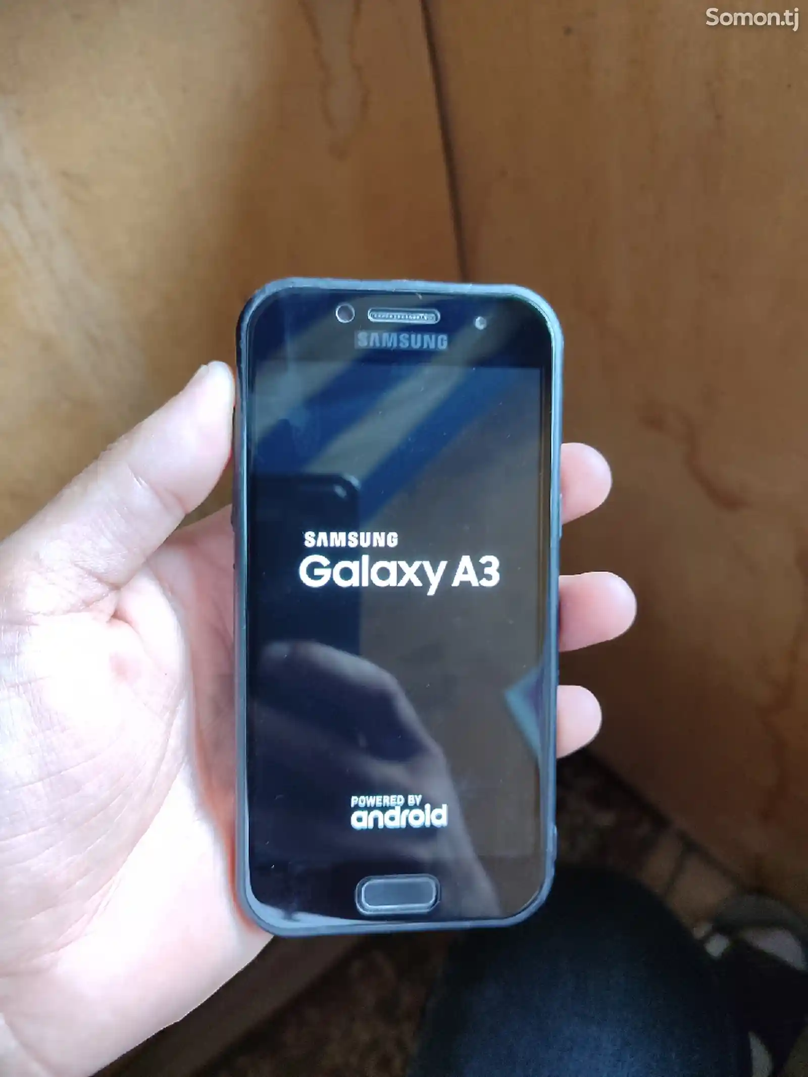 Samsung Galaxy A3 2017-1