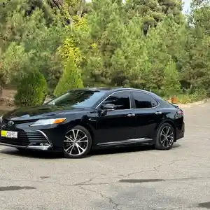 Toyota Camry, 2019