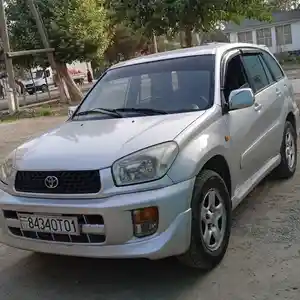 Toyota RAV 4, 2005