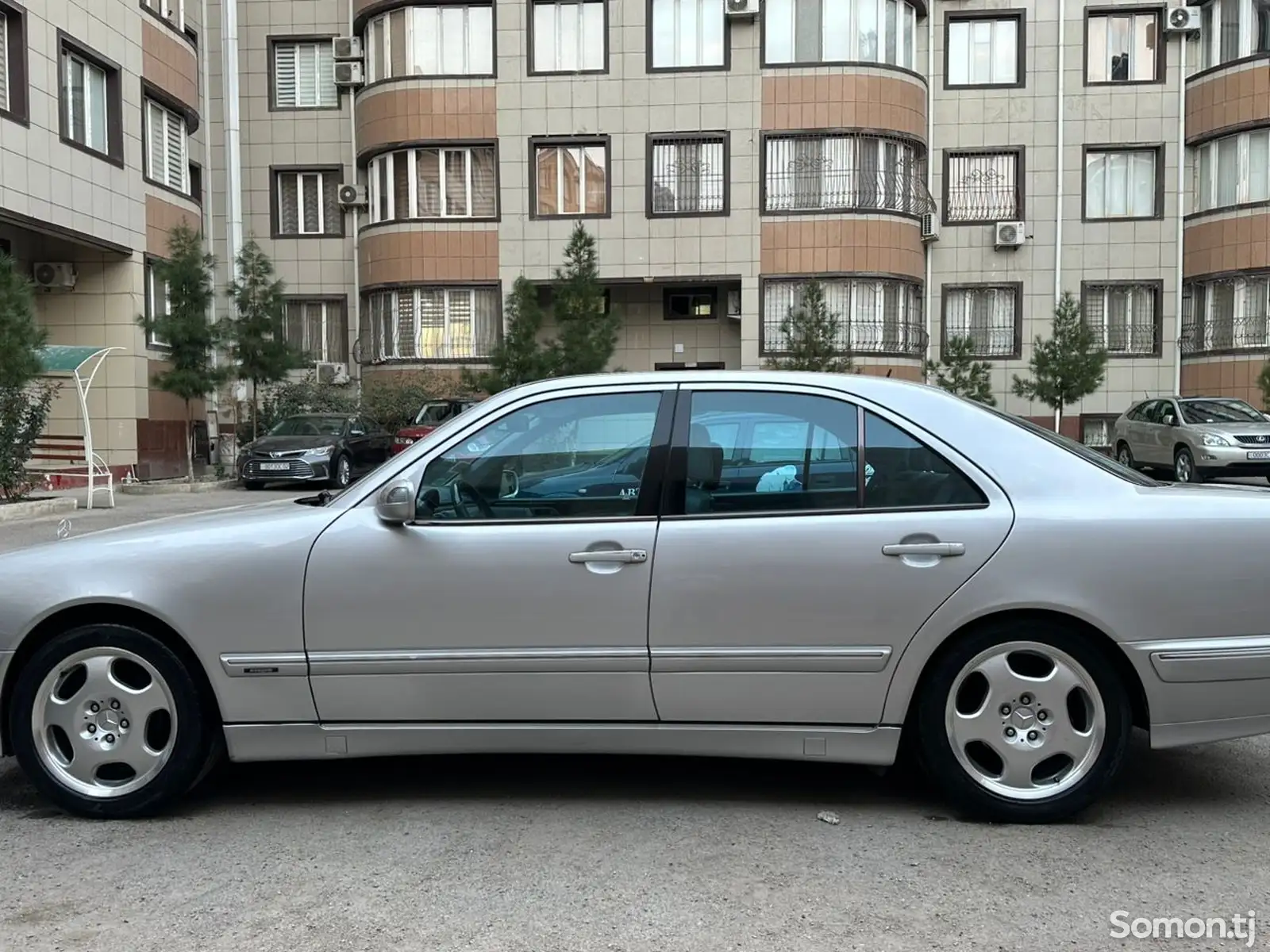 Mercedes-Benz E class, 2002-4